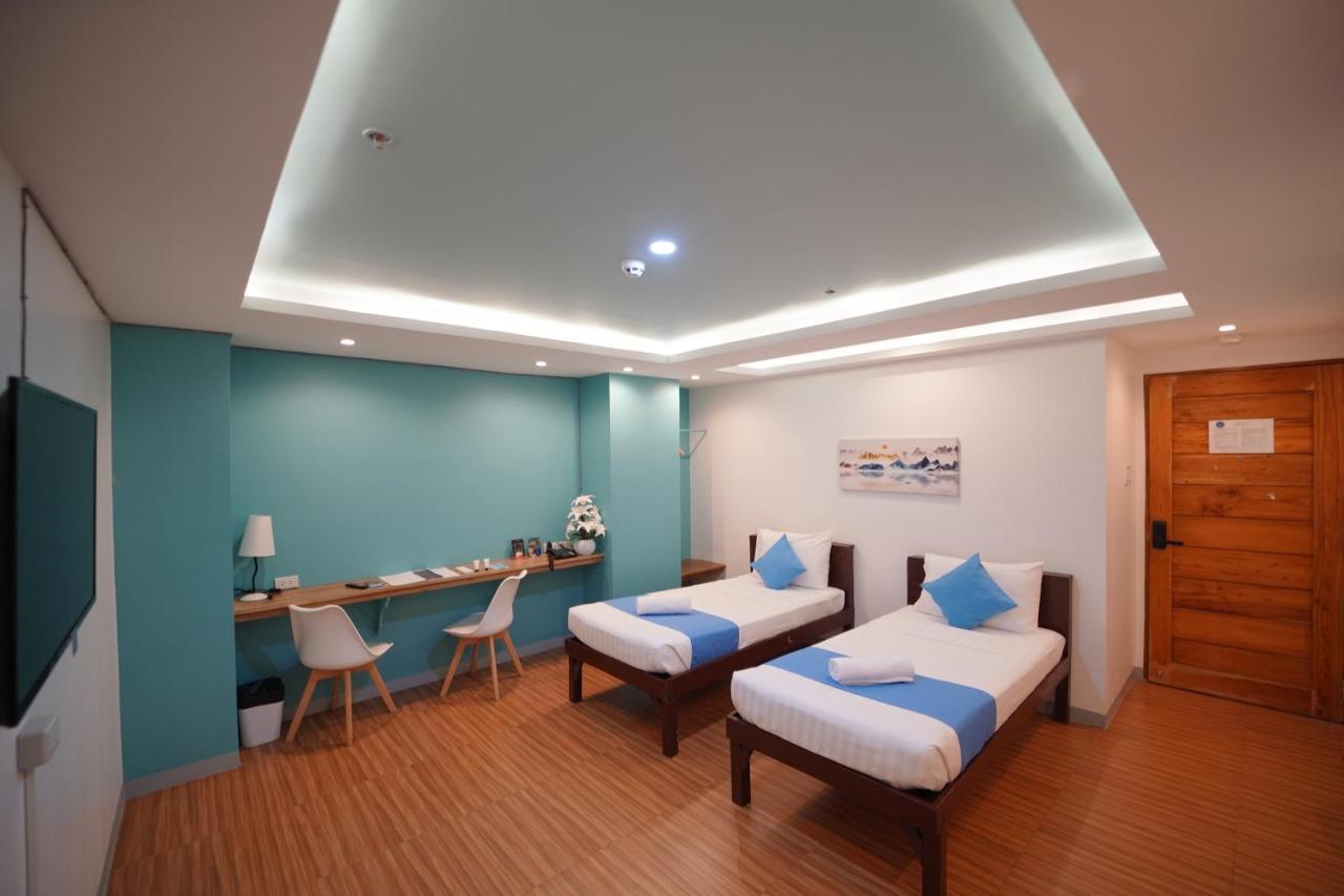 Arzo Hotel Makati Premier Makati City Esterno foto
