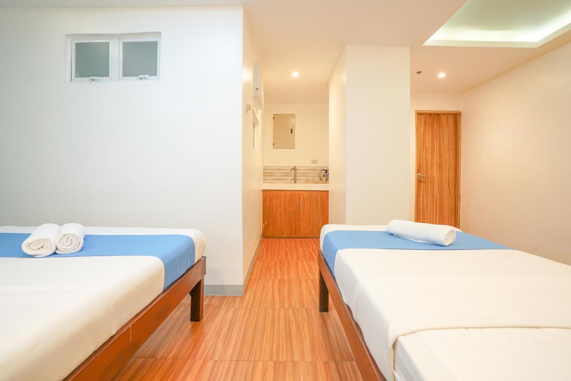 Arzo Hotel Makati Premier Makati City Esterno foto